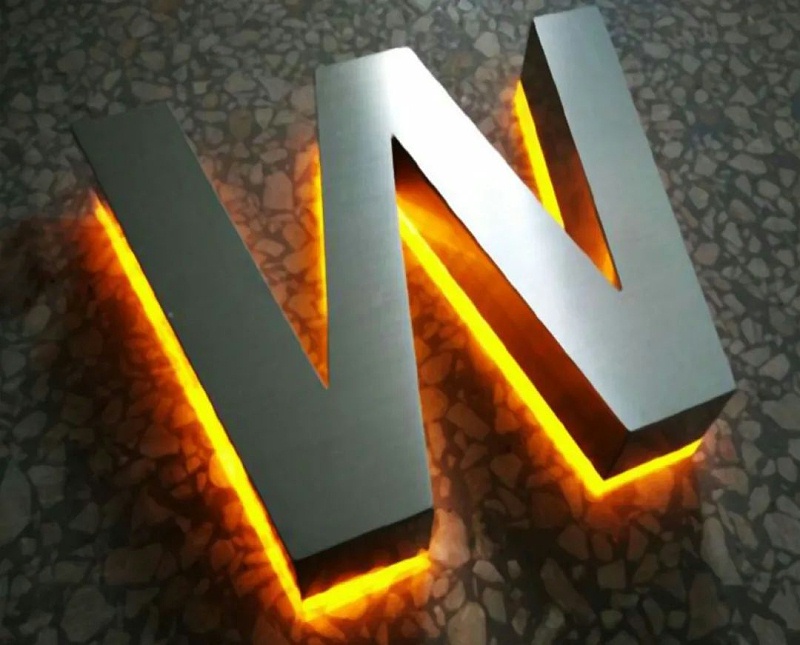 懸空背發光字