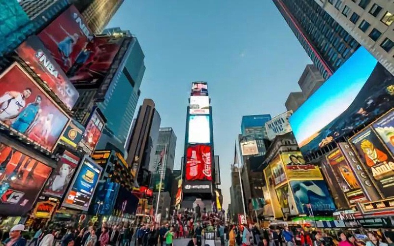 最賺錢的高樓大廈立面：紐約年代廣場發光二級管屏的前世今生7