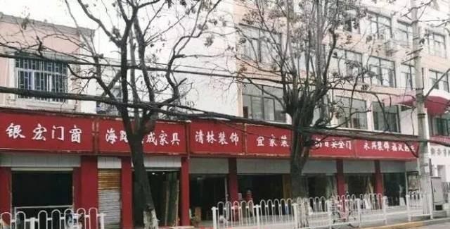 走在街上，察覺商鋪標識如法泡制，統一式商店廣告牌有需求嗎？5