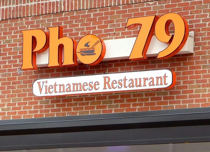 越南河粉店的標識都能有個吉祥數字4